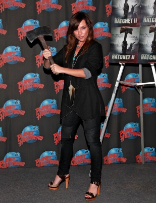 Danielle_Harris_Visits_Planet_Hollywood2010_281029.jpg