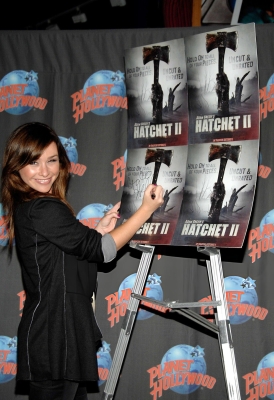 Danielle_Harris_Visits_Planet_Hollywood2010_282729.jpg