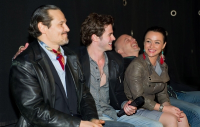 Click to view full size image
==============
Stake_Land_Opening_Night_2011_282229.jpg Stake_Land_Opening_Night_2011_282229.jpg