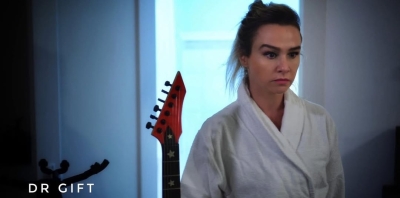 Click to view full size image
==============
Dr__Gift_-_Stills.jpg Dr__Gift_-_Stills.jpg