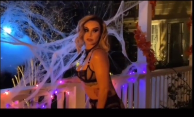 Click to view full size image
==============
DH_Shoot_2_-00304.jpg DH_Shoot_2_-00304.jpg