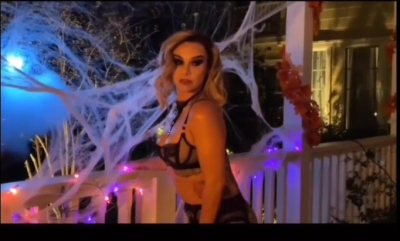 Click to view full size image
==============
DH_Shoot_2_-00307.jpg DH_Shoot_2_-00307.jpg