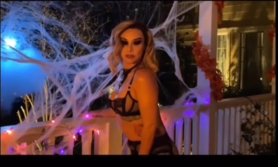 Click to view full size image
==============
DH_Shoot_2_-00310.jpg DH_Shoot_2_-00310.jpg