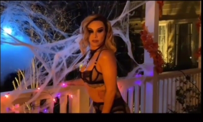 Click to view full size image
==============
DH_Shoot_2_-00311.jpg DH_Shoot_2_-00311.jpg