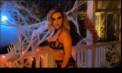 Click to view full size image
==============
DH_Shoot_2_-00315.jpg DH_Shoot_2_-00315.jpg