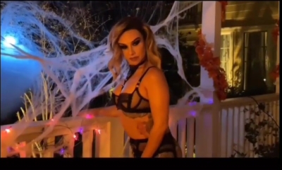 Click to view full size image
==============
DH_Shoot_2_-00321.jpg DH_Shoot_2_-00321.jpg