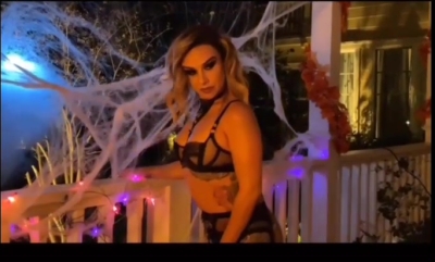 Click to view full size image
==============
DH_Shoot_2_-00325.jpg DH_Shoot_2_-00325.jpg