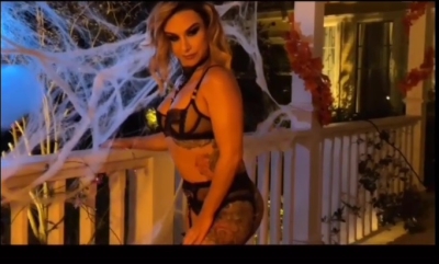 Click to view full size image
==============
DH_Shoot_2_-00370.jpg DH_Shoot_2_-00370.jpg