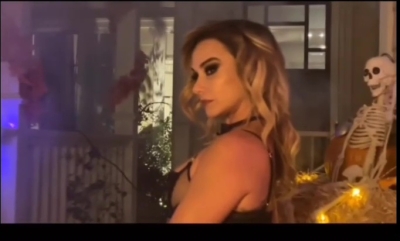 Click to view full size image
==============
DH_Shoot_2_-01012.jpg DH_Shoot_2_-01012.jpg