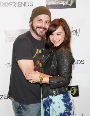 Click to view full size image
==============
Digging_Up_The_Marrow_-_LA_Special_Screening_2015_28229.jpg Digging_Up_The_Marrow_-_LA_Special_Screening_2015_28229.jpg